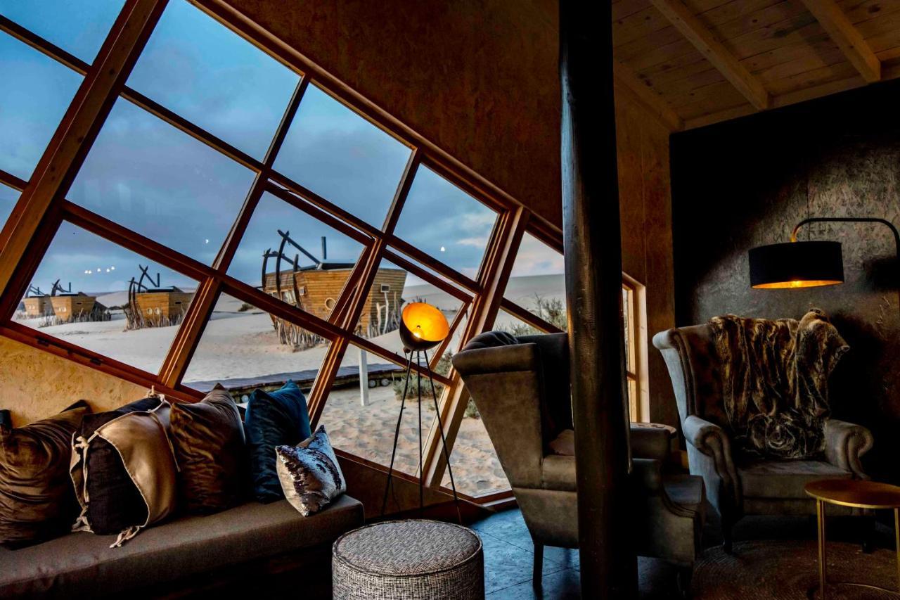 Shipwreck Lodge Mowebaai Exteriör bild