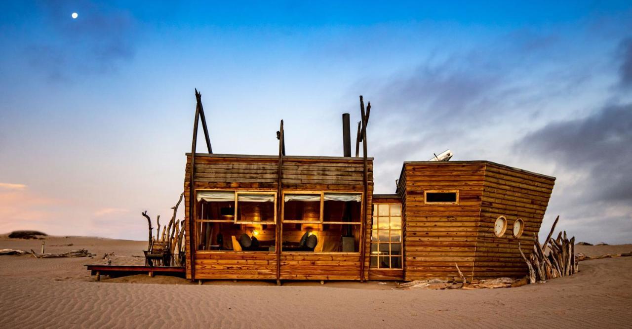 Shipwreck Lodge Mowebaai Exteriör bild