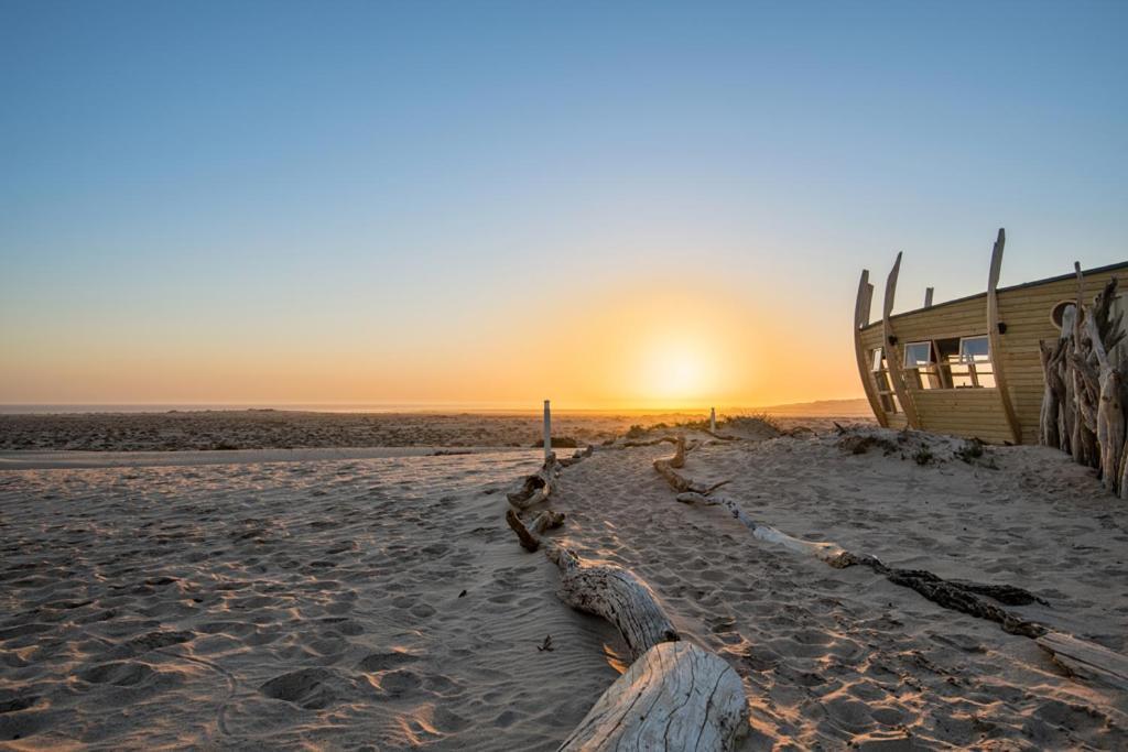 Shipwreck Lodge Mowebaai Exteriör bild